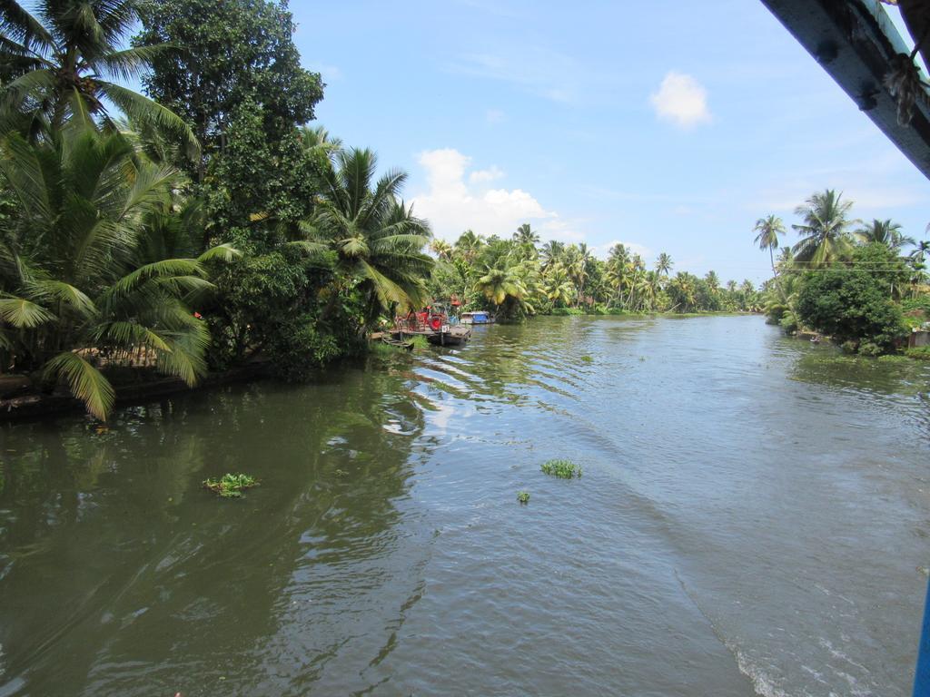 มารารีดรีมซ์เบดแอนด์เบรคฟาสต์ Villa Alappuzha ห้อง รูปภาพ